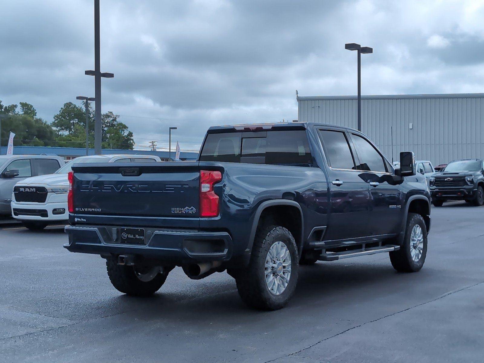 Used 2022 Northsky Blue Metallic Chevrolet High Country image 7