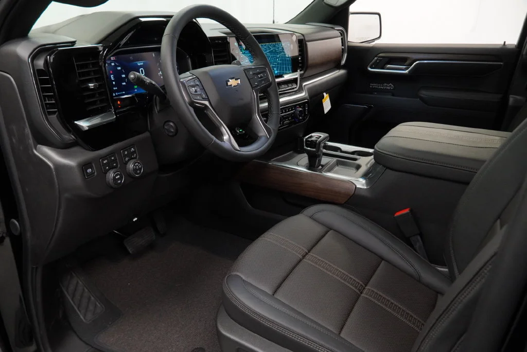 New 2026 Black Chevrolet High Country image 19