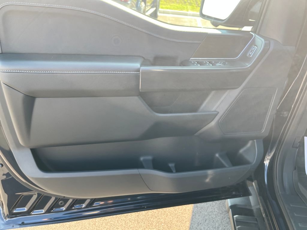 Used 2024 Blue Ford XLT image 12