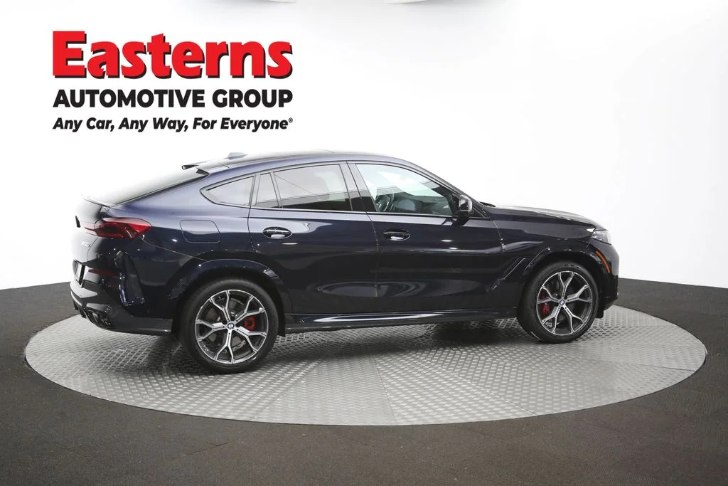 Used 2025 Black BMW M60i image 46