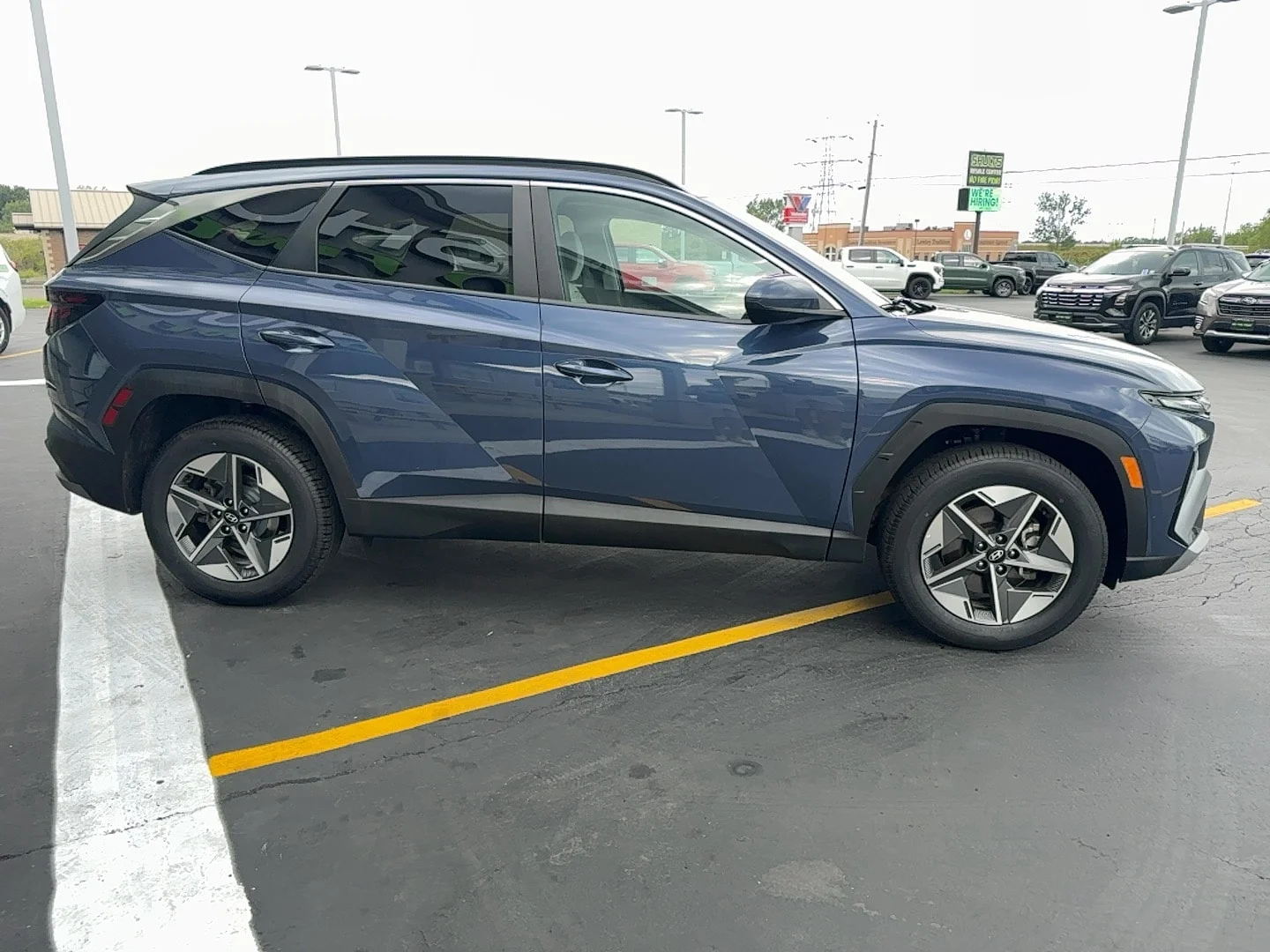 Used 2025 Atlantis Blue Hyundai SEL image 7