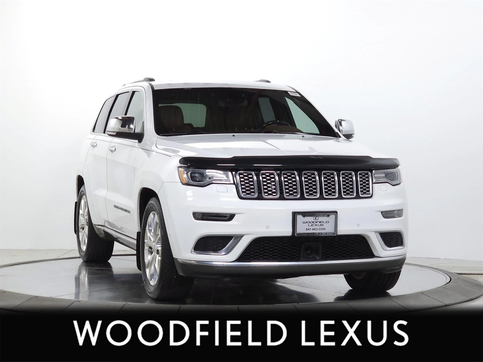 Used 2019 White Jeep Summit image 1