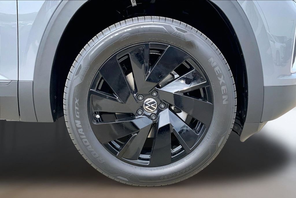 New 2026 Pure Gray Volkswagen SE w/Technology image 13