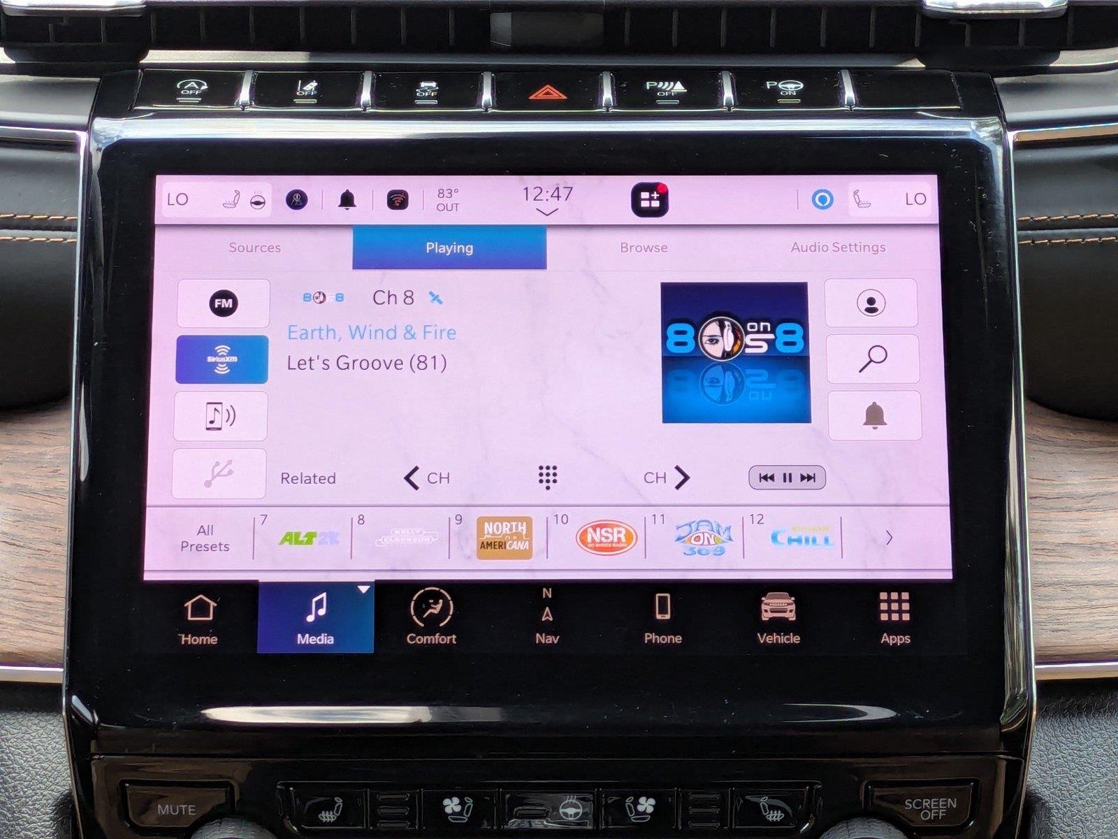 Used 2023 Diamond Black Crystal Pearlcoat Jeep Summit image 18