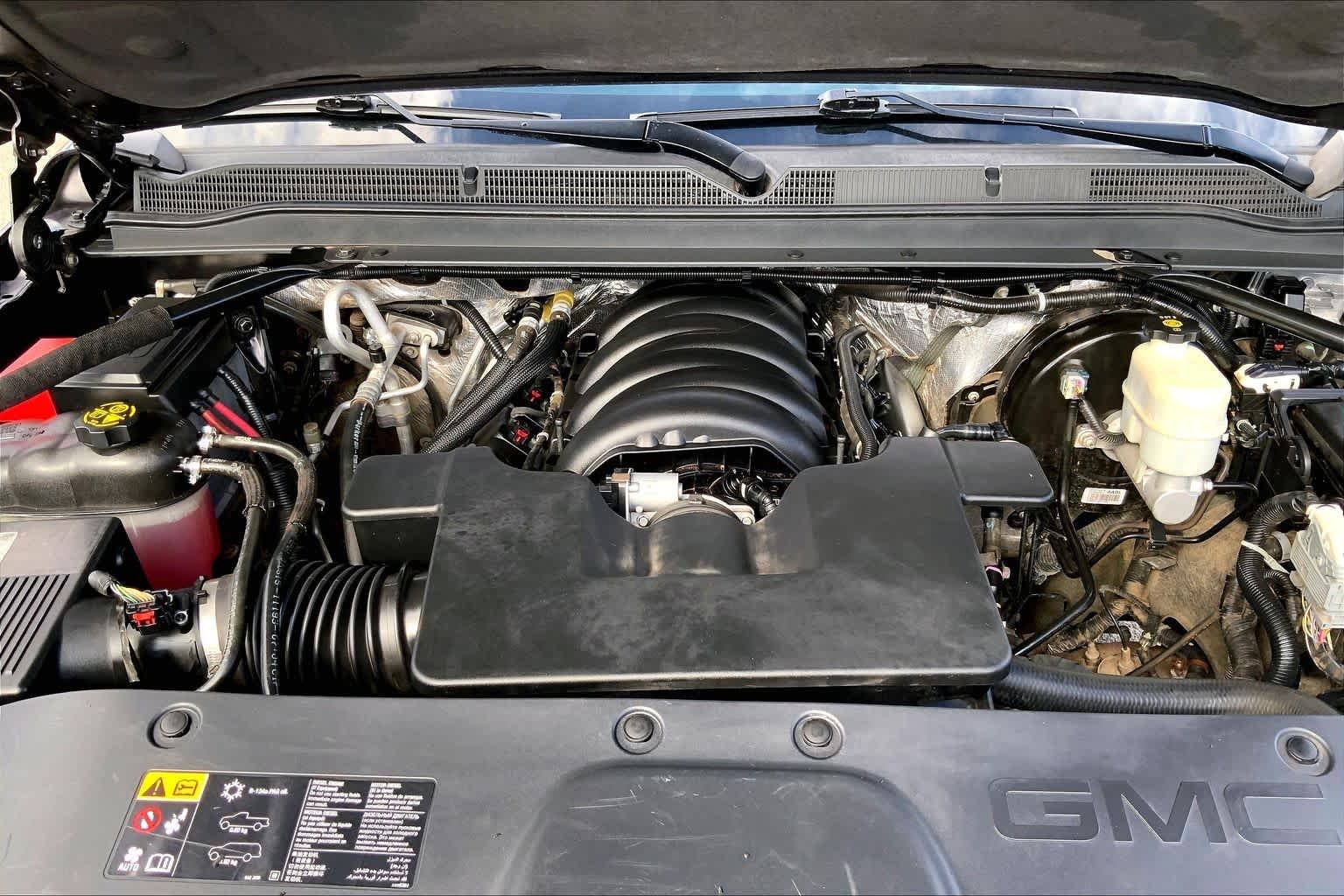 Used 2015 Iridium Metallic GMC Denali image 31