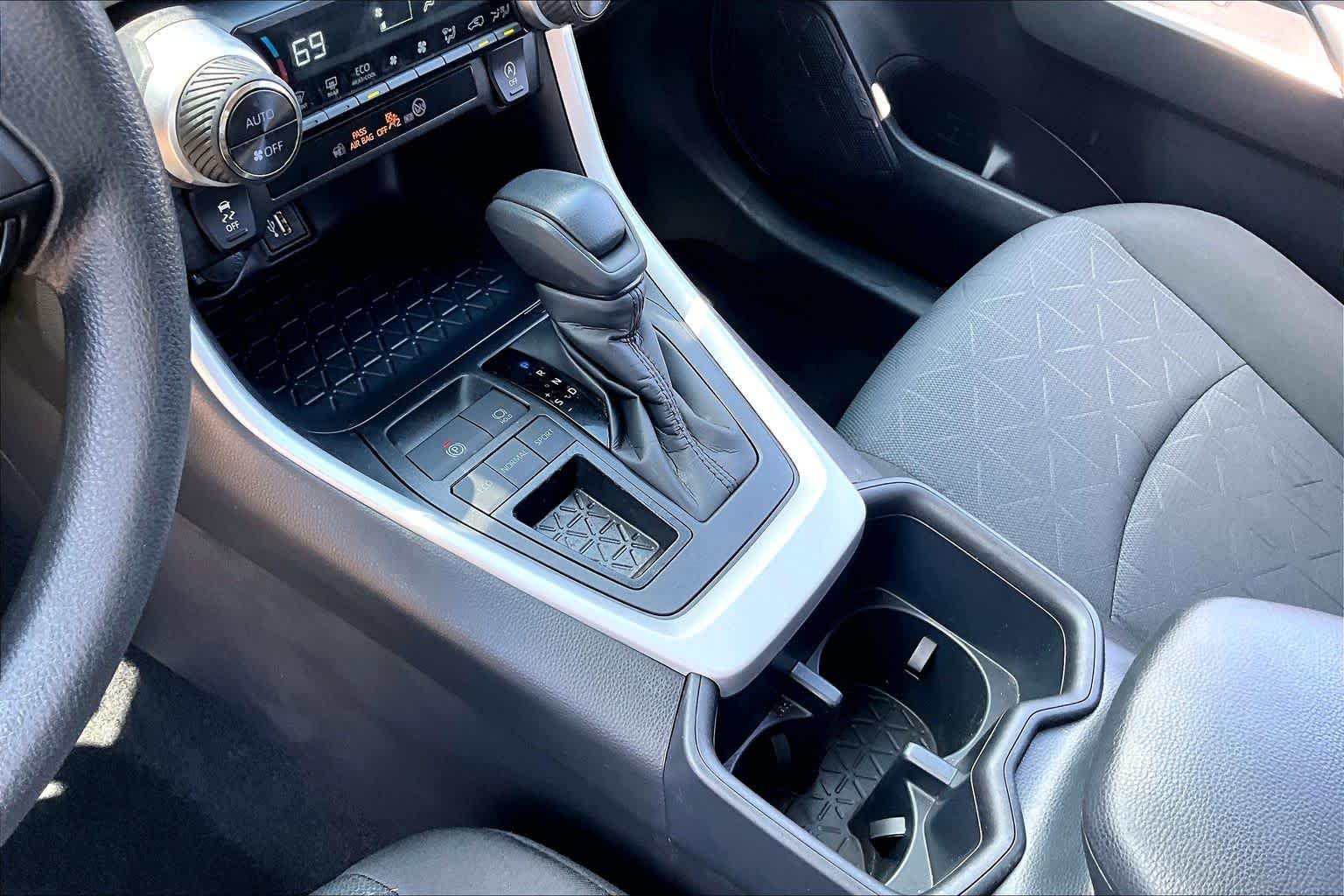 Used 2025 Midnight Black Metallic Toyota XLE image 17