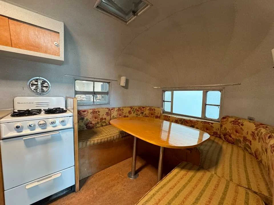 Used 1952 SILVER AIRSTREAM  image 3