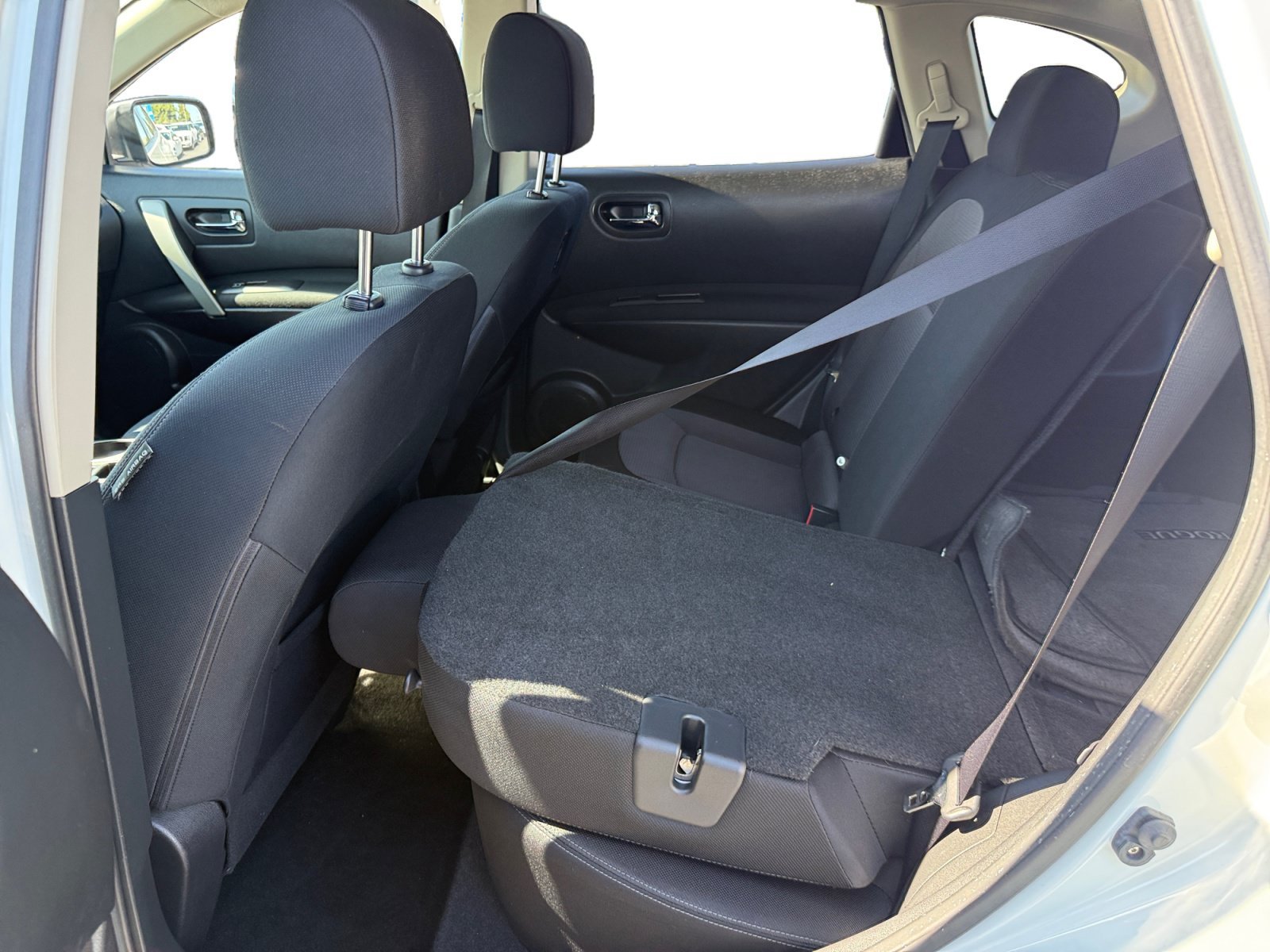 Used 2012 Pearl White Nissan SV image 16
