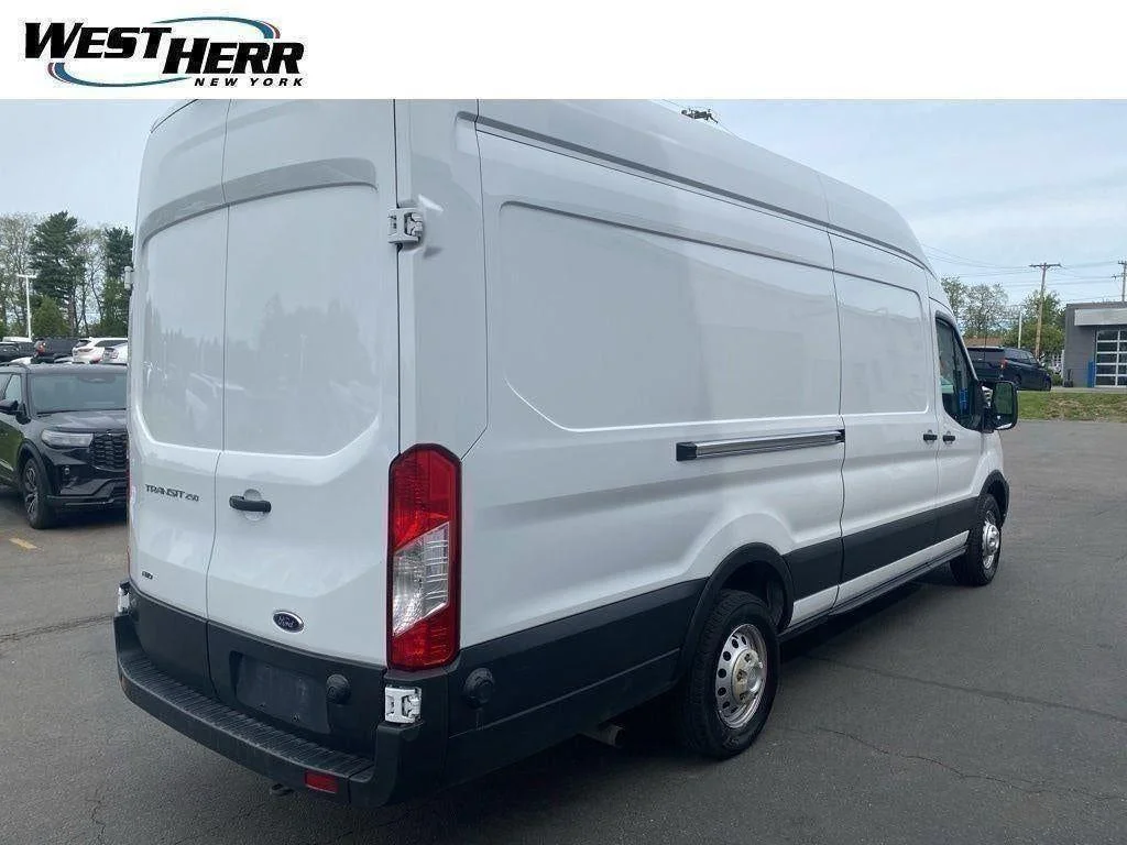Used 2025 Oxford White Ford Base image 7