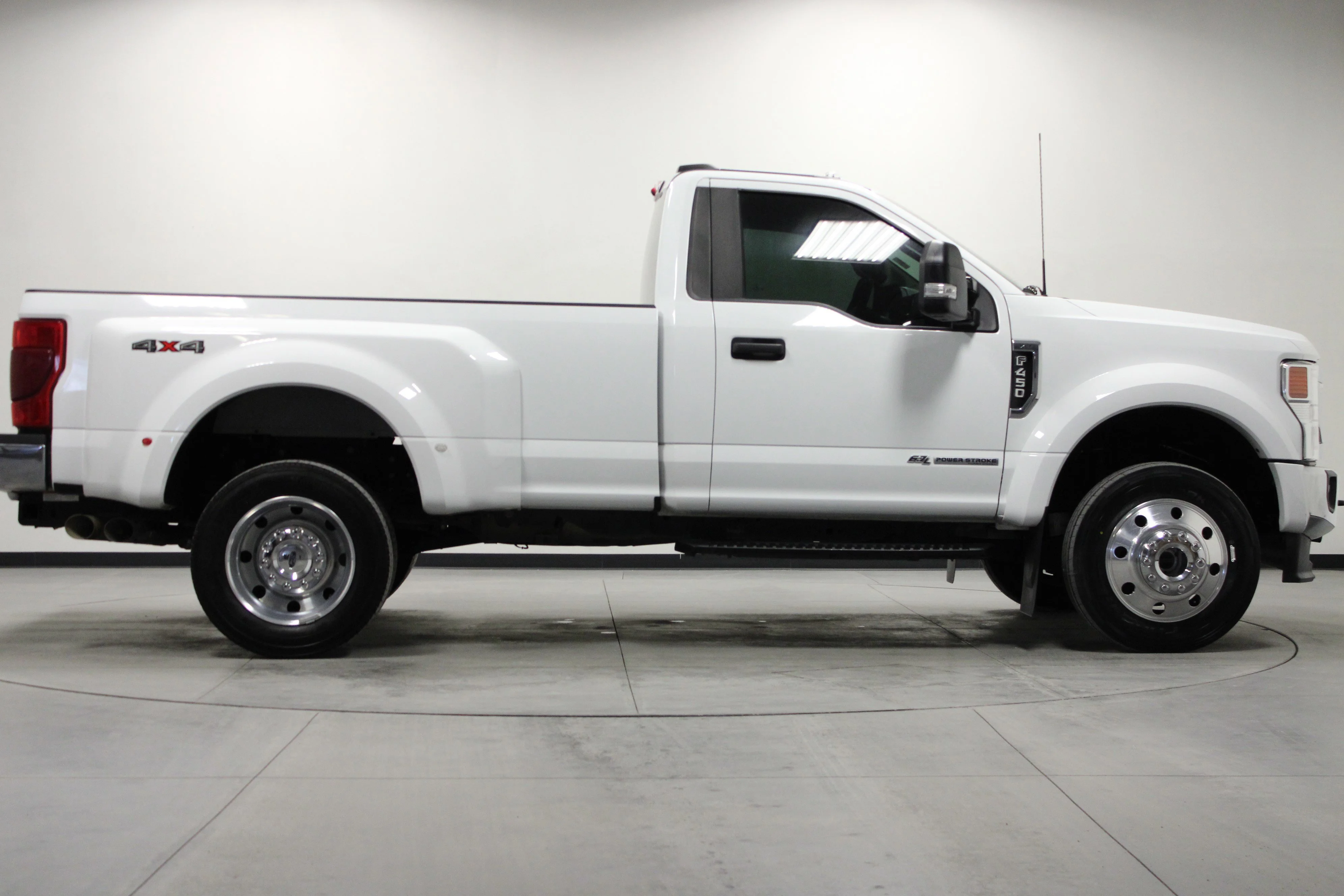 Used 2022 Oxford White Ford XLT image 3
