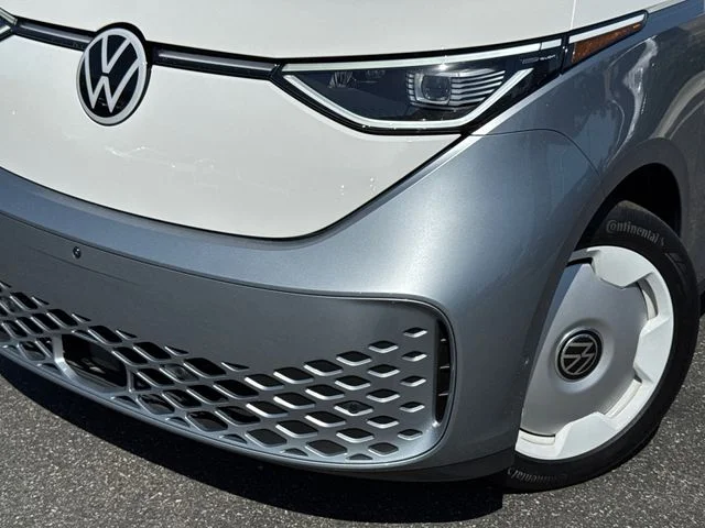 New 2025 Metro Silver W/Candy White Upper Volkswagen 1st Edition image 8