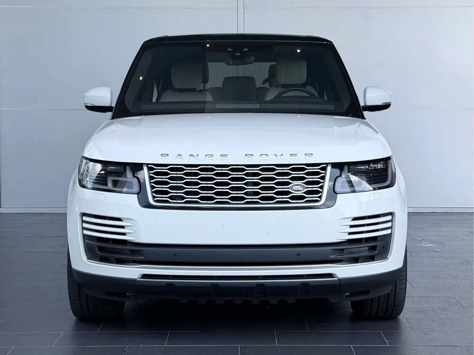 Used 2021  Land Rover Westminster image 2