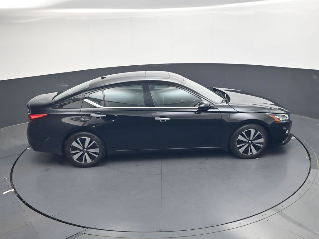 Used 2022 Black Nissan 2.5 SL image 24