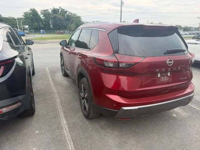 Certified Used 2026 Scarlet Nissan SL image 4