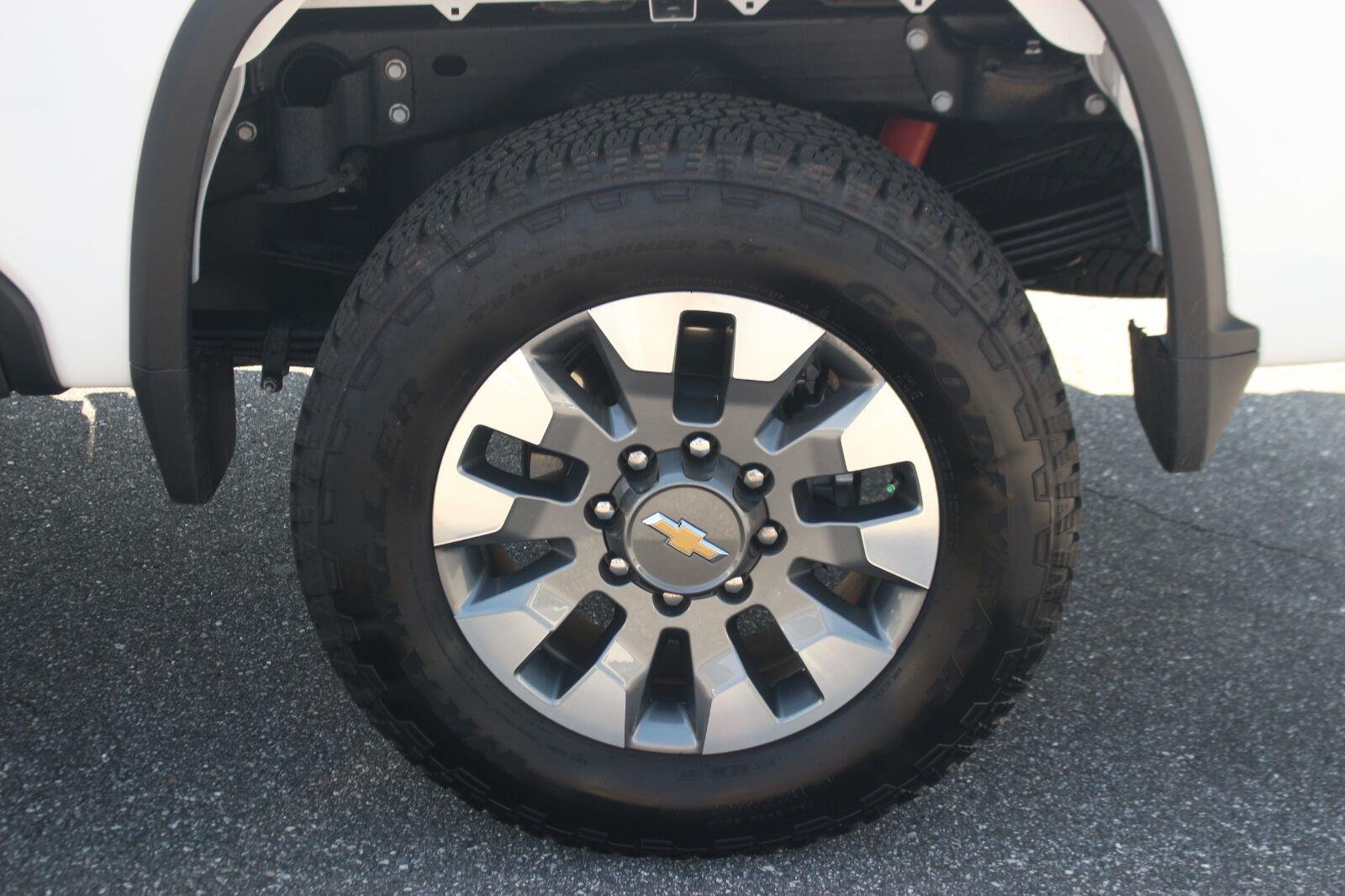 Used 2026 Summit White Chevrolet Custom image 39