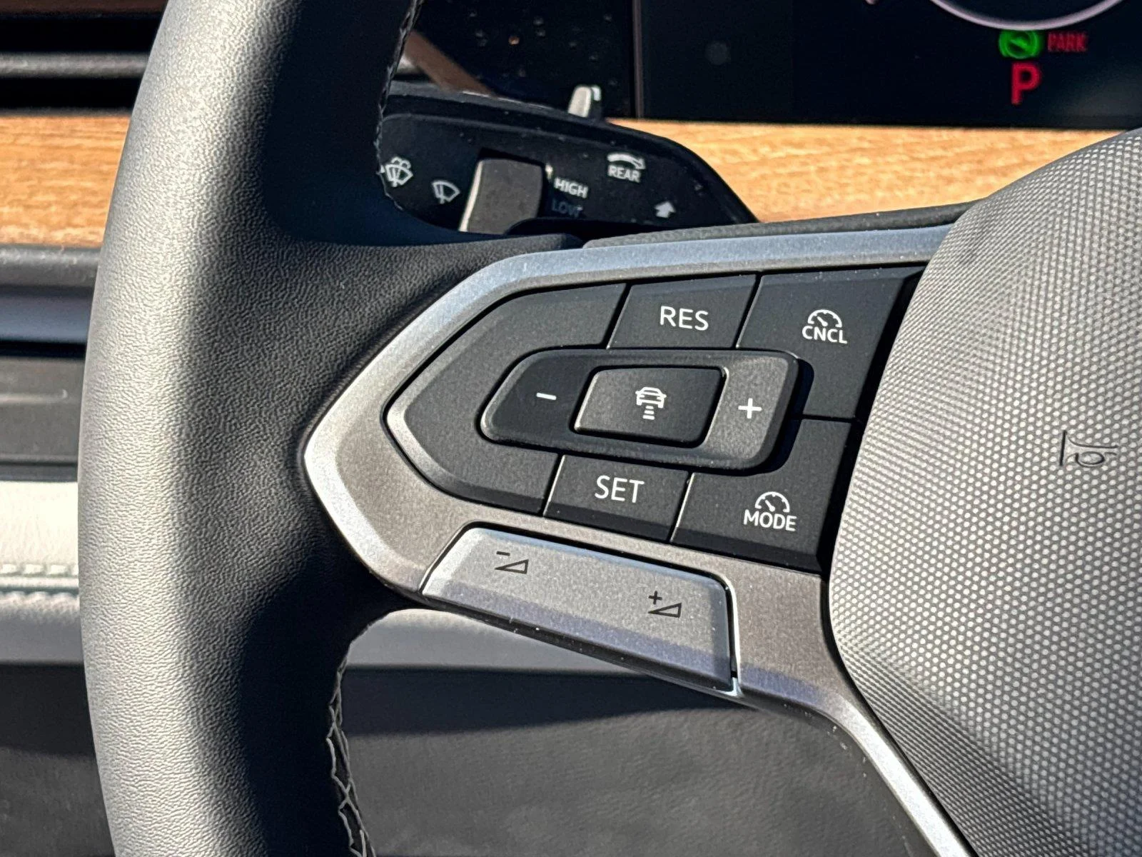 New 2027 Pure Gray Volkswagen SE w/Technology image 18
