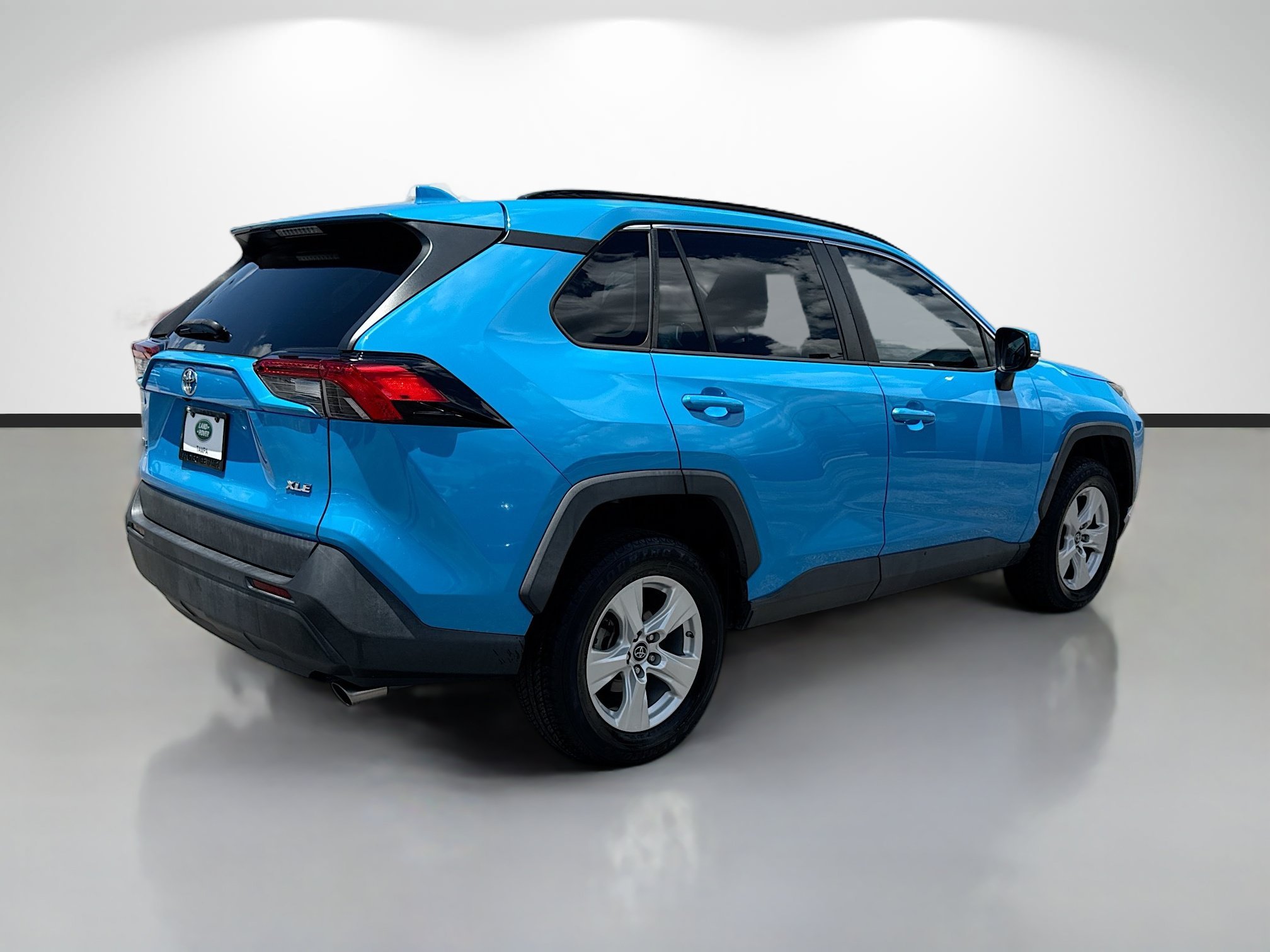 Used 2019 Blue Flame Toyota XLE image 5