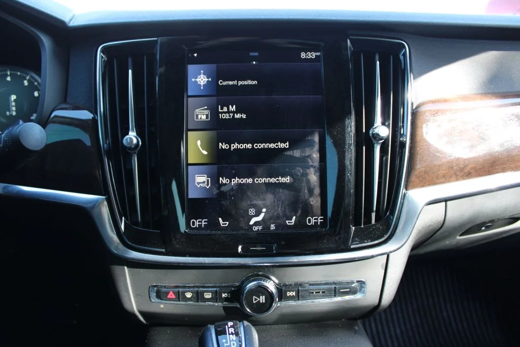Used 2018 Black Volvo T5 Momentum image 24