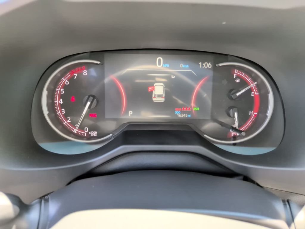 Used 2025 Black Toyota XLE Premium image 21