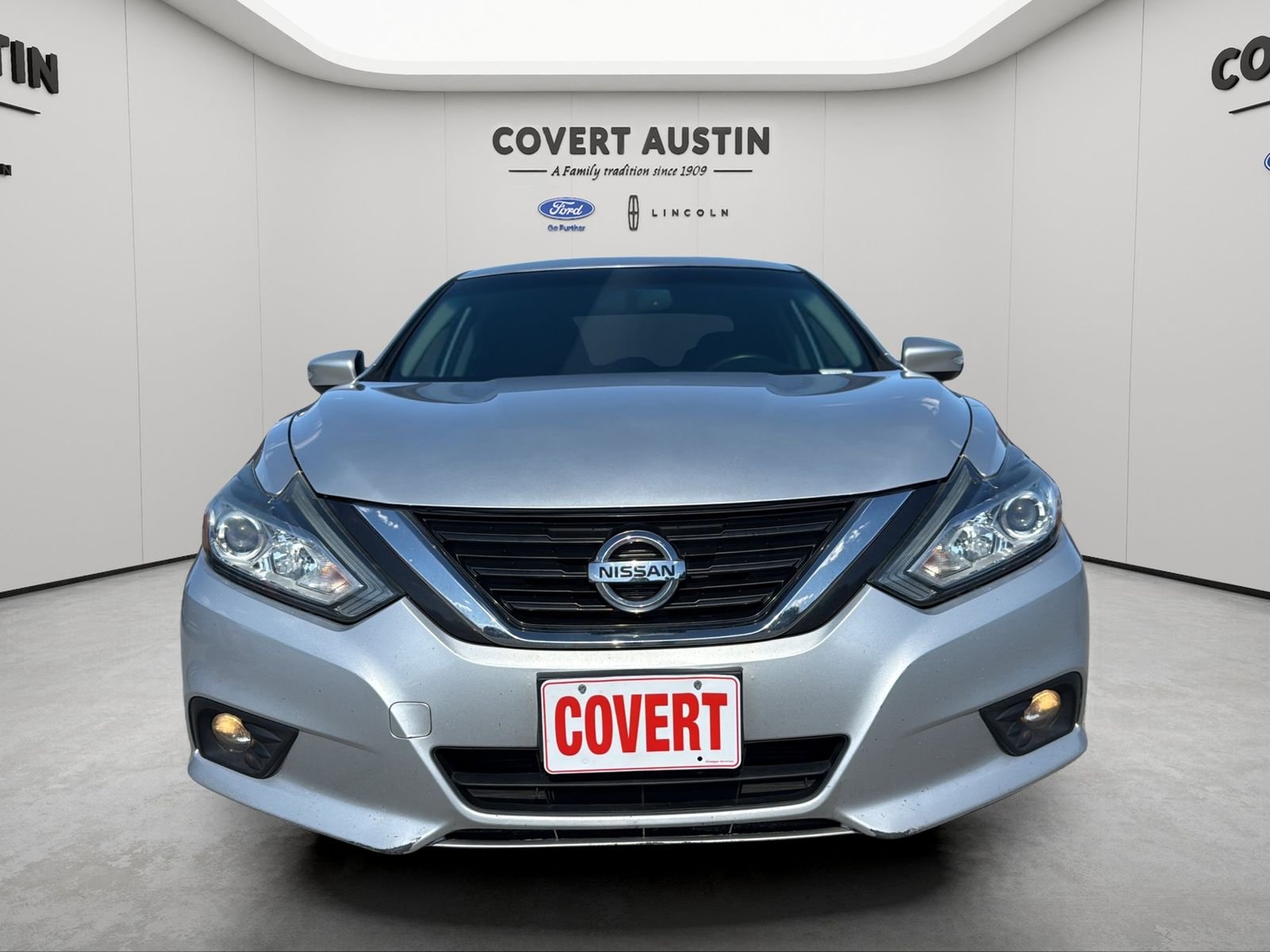 Used 2017 Silver Nissan 2.5 SL image 1