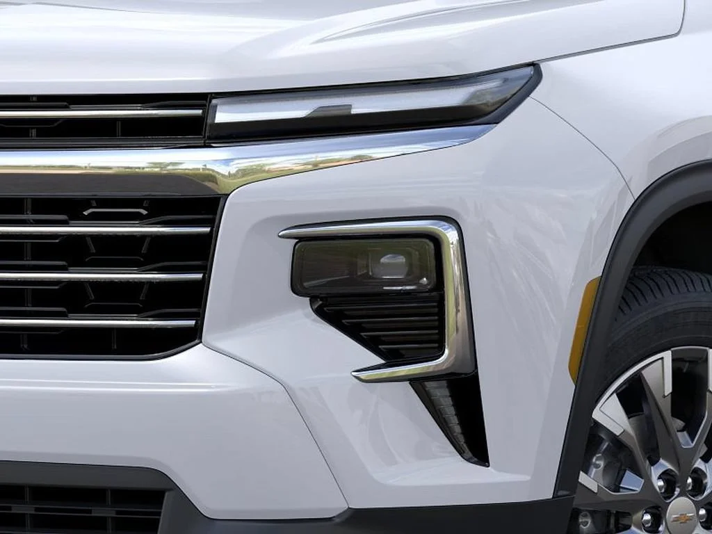 New 2026 Summit White Chevrolet LT image 10