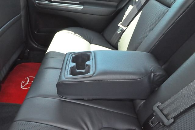 Used 2002 White Toyota SE image 16