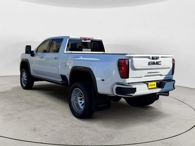 Used 2024 White GMC Denali Ultimate image 3