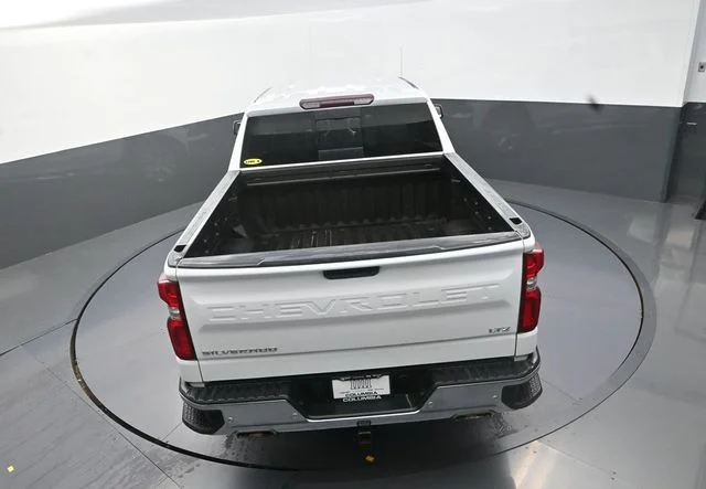 Used 2021 White Chevrolet LTZ image 16