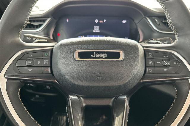 Used 2023 Red Jeep Altitude image 23