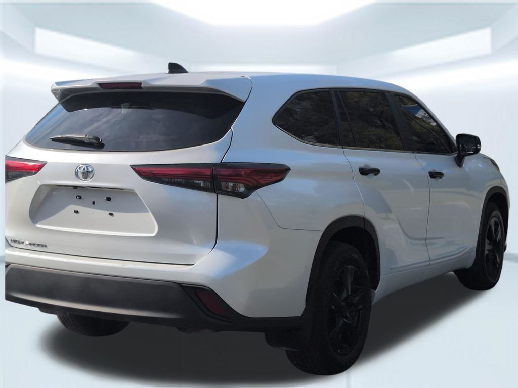 Used 2023 Beige Toyota L image 5