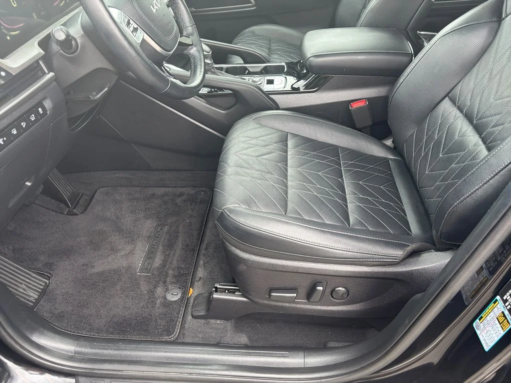 Used 2024 Black Kia EX X-Line image 15