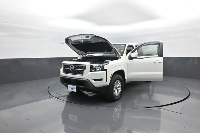 Used 2024 Glacier White Nissan SV image 24
