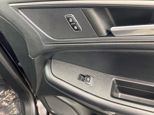 Used 2023 Agate Black Metallic Ford SE image 24