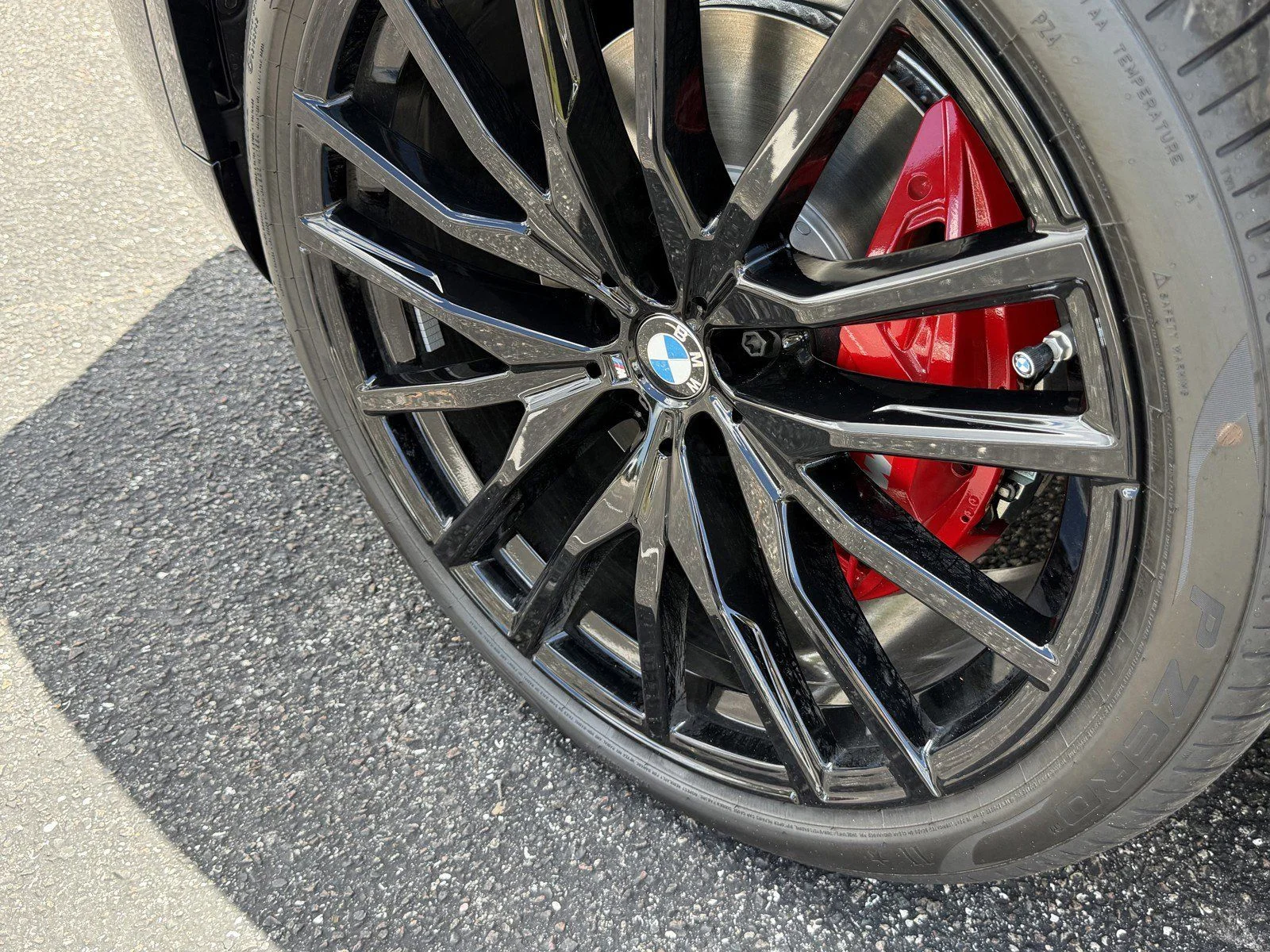 New 2026 Carbon Black Metallic BMW xDrive40i image 10