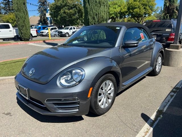 Used 2018 Gray Volkswagen 2.0T S image 1