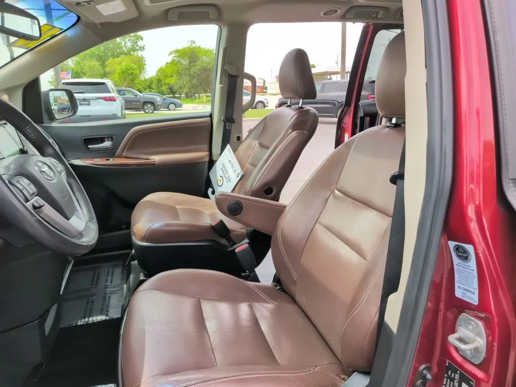 Used 2015 Red Toyota Limited Premium image 17