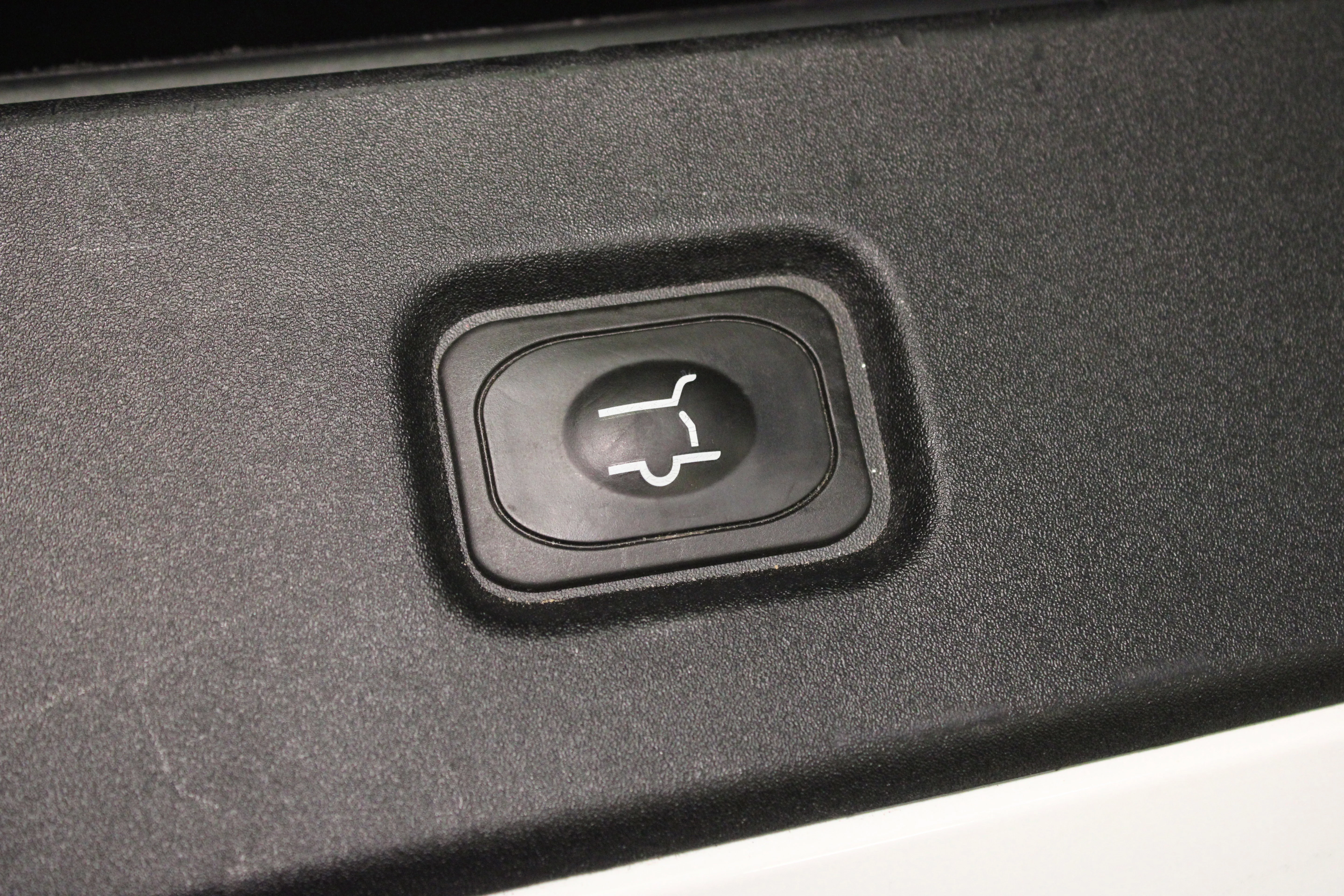 Used 2025 Oxford White Ford Platinum image 15