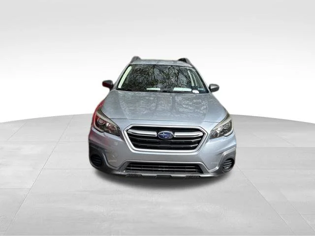 Used 2018 Silver Subaru 2.5i image 2