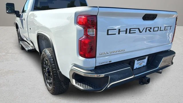 Used 2025 White Chevrolet LT image 33