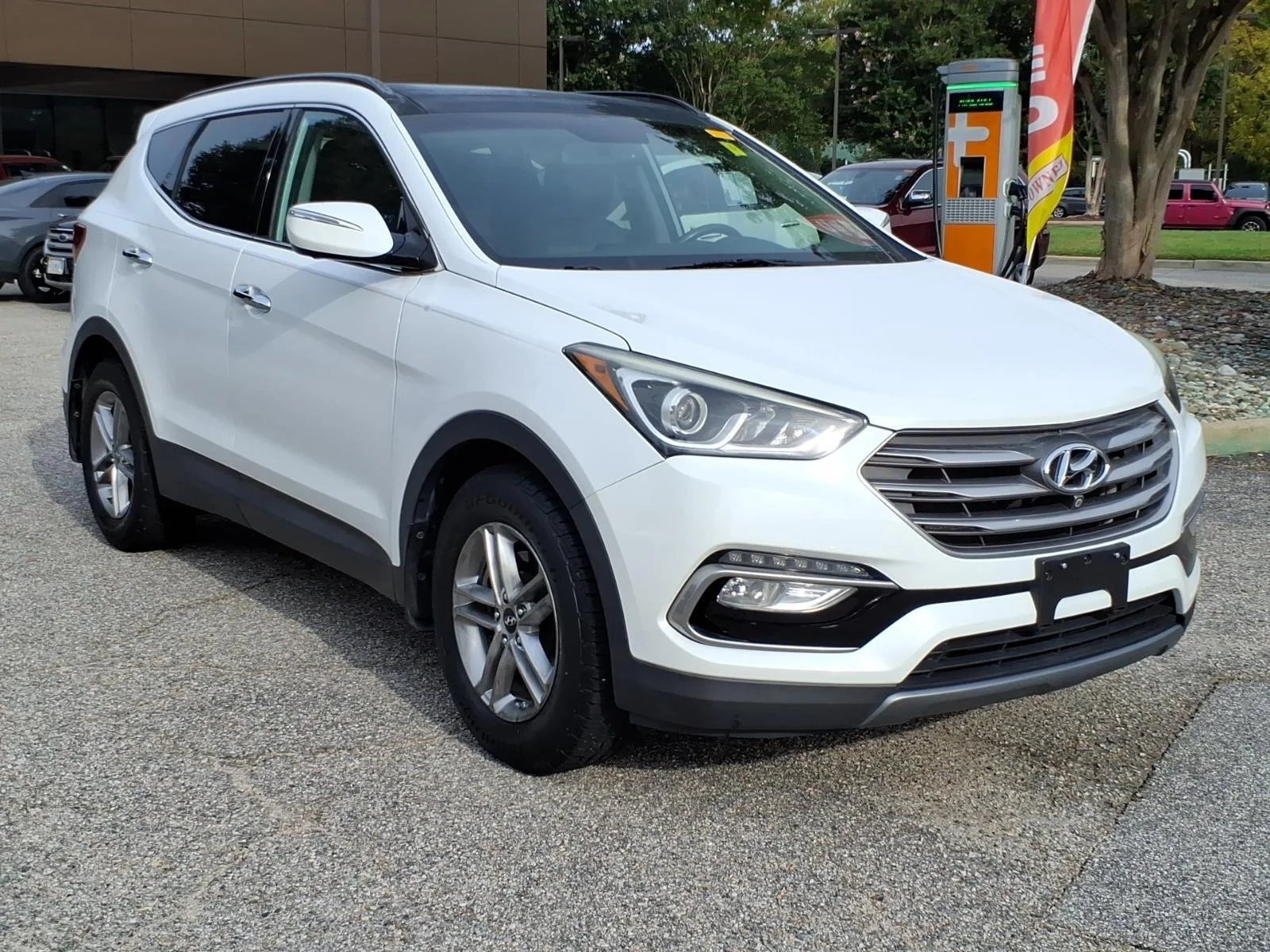 Used 2017 Frost White Pearl Hyundai 2.4L image 5
