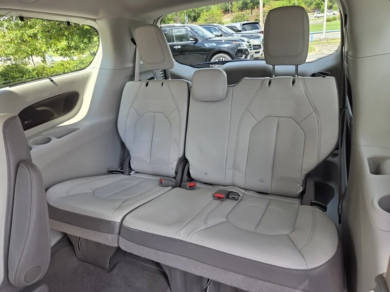 Used 2019 Bright White Clearcoat CHRYSLER TOURING L PLUS image 12