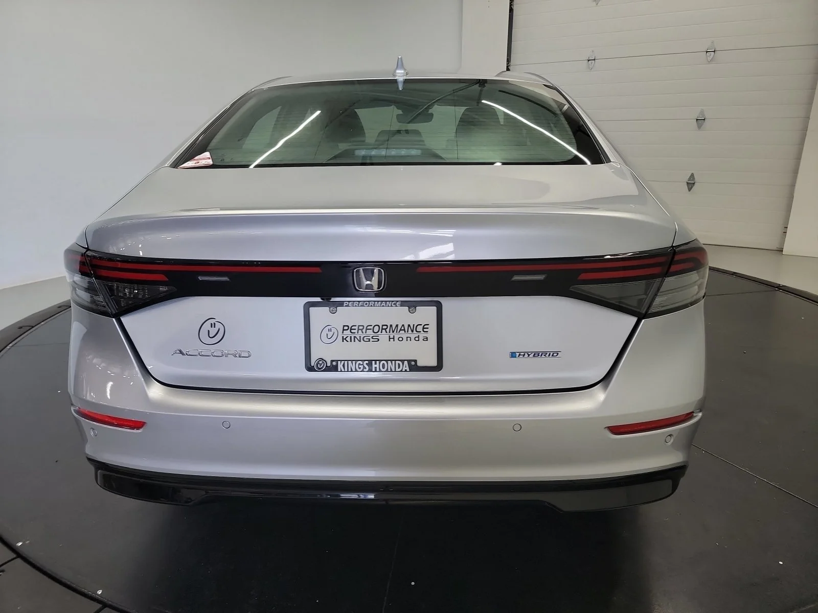 Certified Used 2025 Solar Silver Metallic Honda EX-L image 8