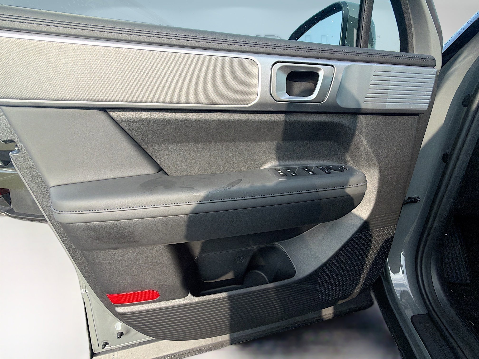 New 2026 Hampton Gray Hyundai SEL FWD image 40