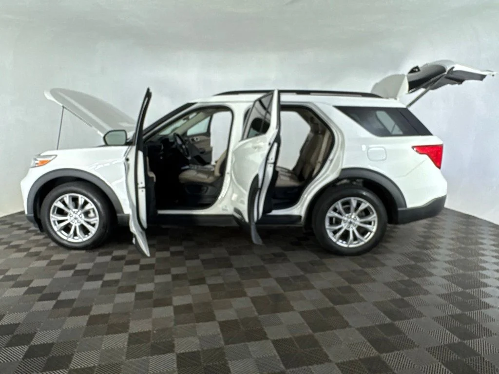 Used 2020 White Ford XLT image 10