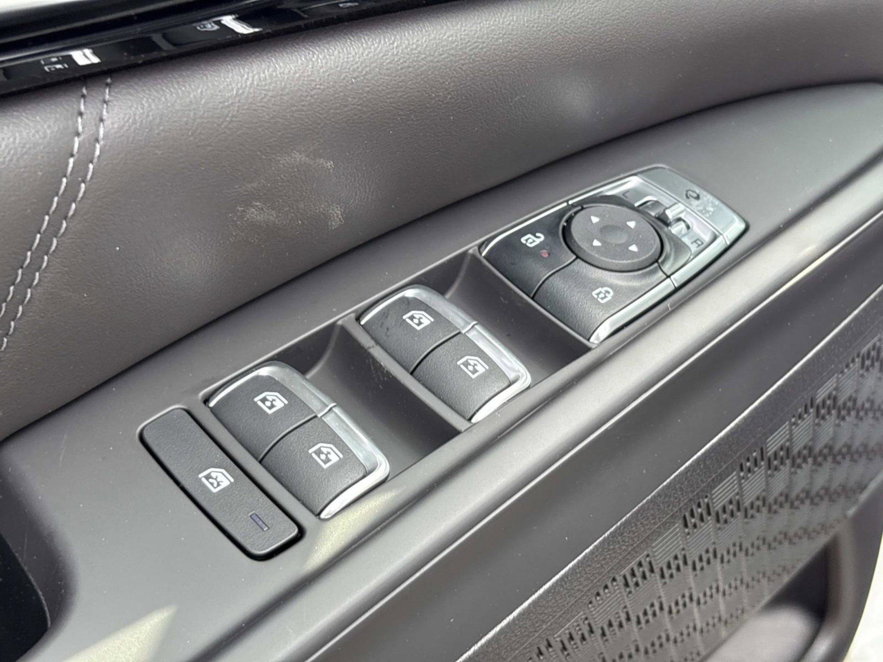 New 2026 Snow White Pearl Kia SX Prestige image 19