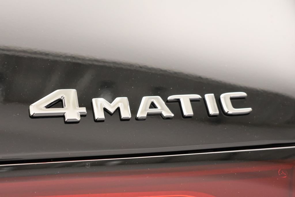 Used 2026 Black Mercedes-Benz GLC 300 image 10