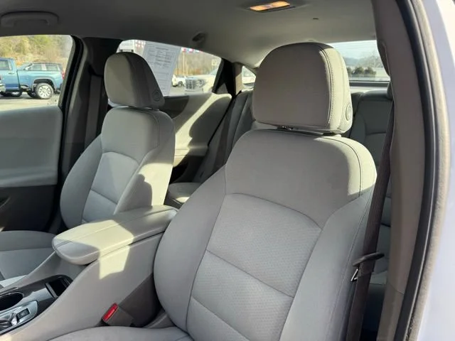 Used 2025 Summit White Chevrolet 1LT image 20