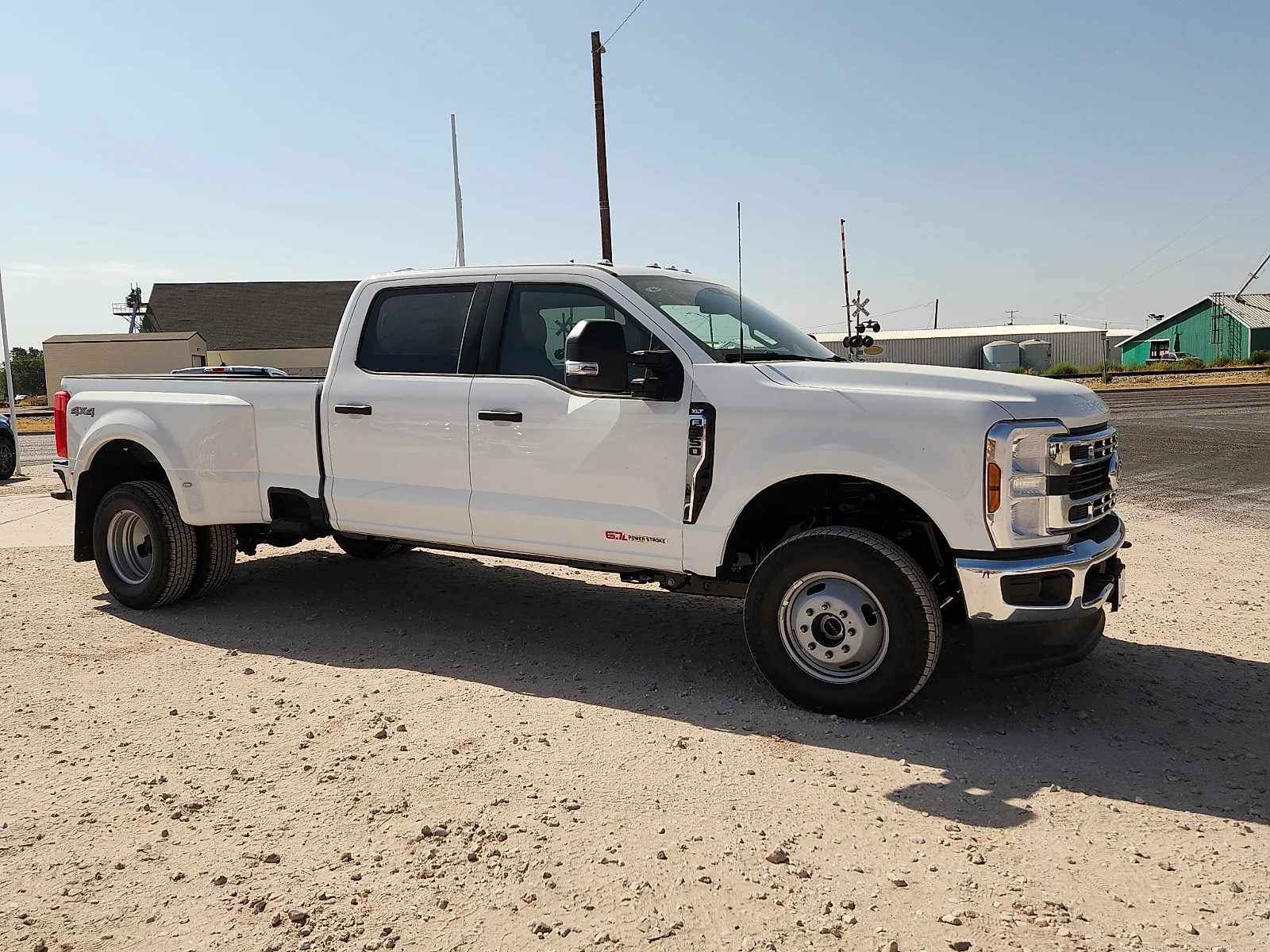 New 2027 Oxford White Ford XLT image 8