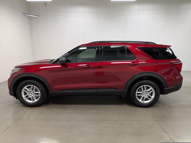 New 2027 Ruby Red Metallic Tinted Clearcoat Ford Active image 31