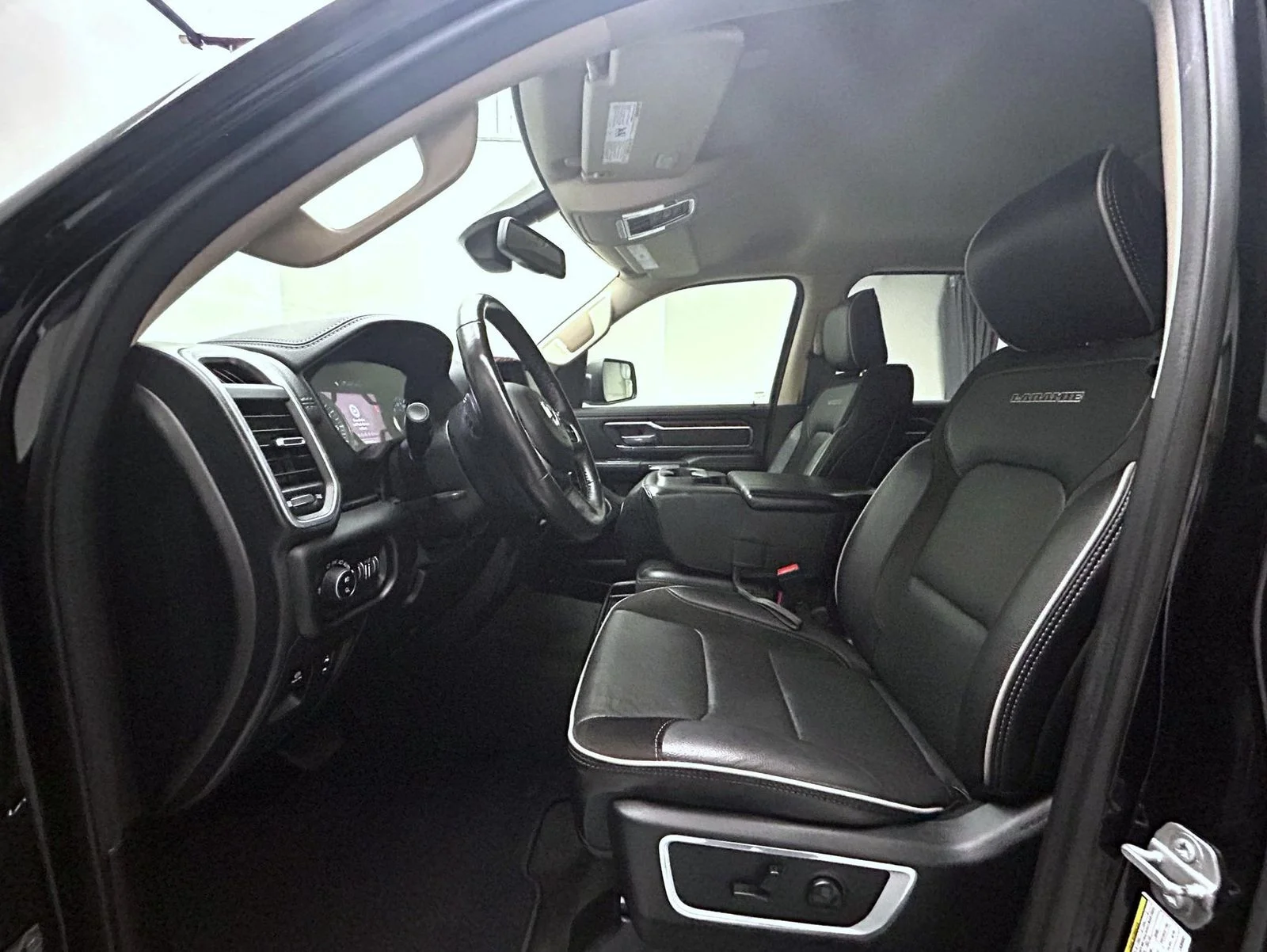 Used 2020 Black Ram Laramie image 10
